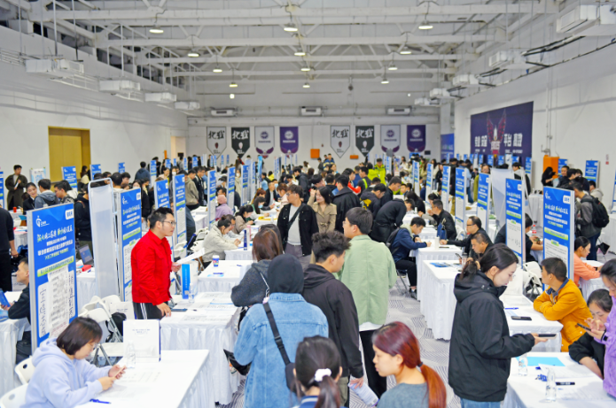 落實落細(xì)助企紓困政策    強化勞動力要素保障——人社工作服務(wù)保障高質(zhì)量發(fā)展的調(diào)研與思考